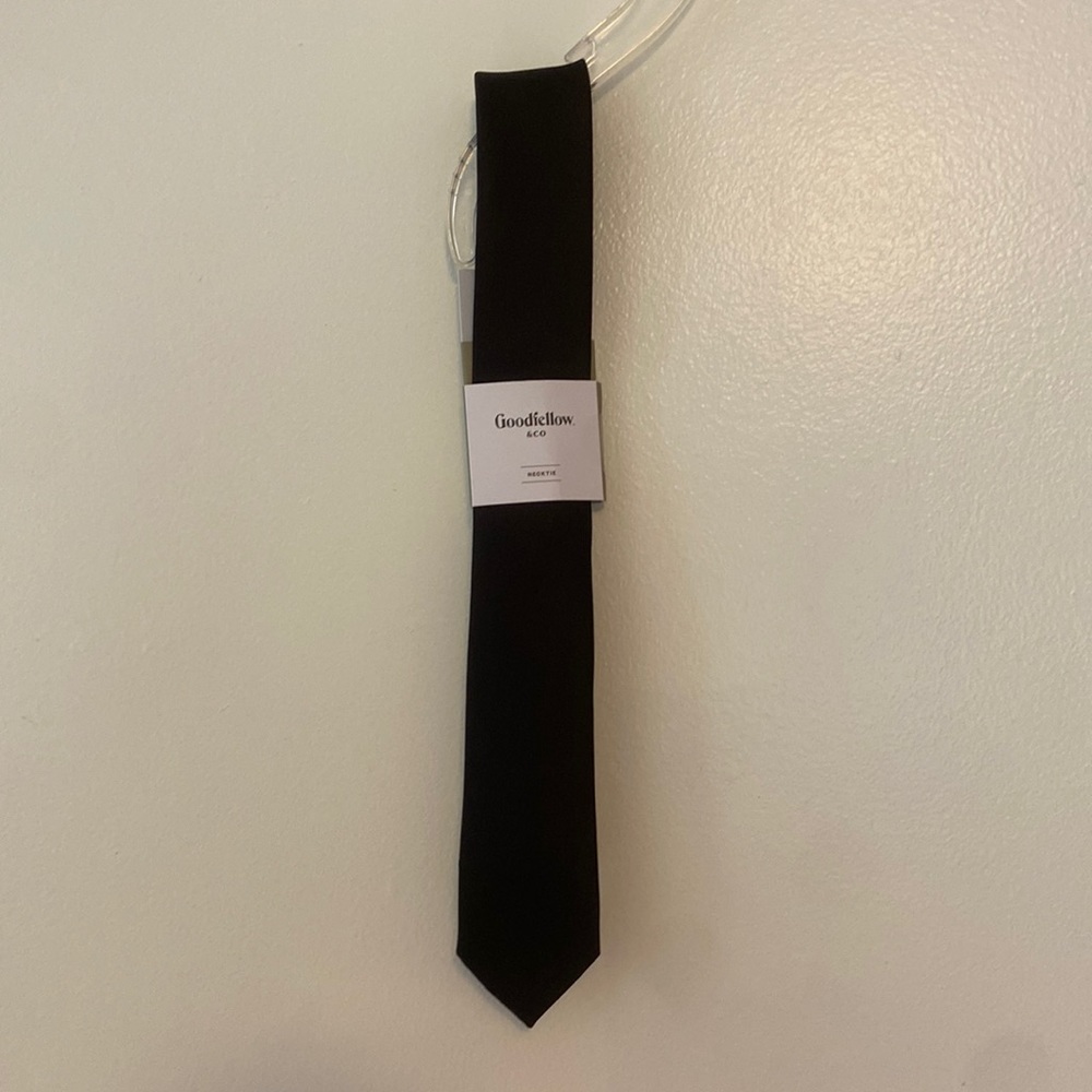 Solid Black tie